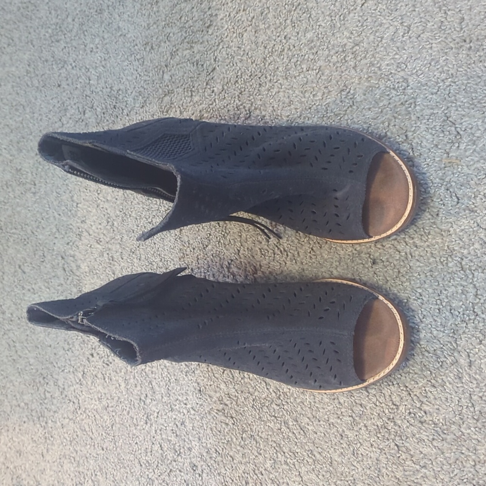 TOMS Women's Majorca Boots Size 8 Block Heel Open Toe Black Suede Boho